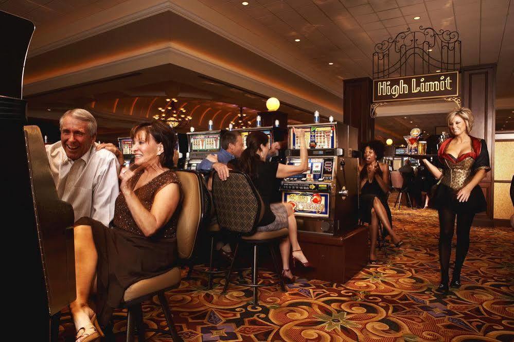 Casino Queen Hotel Saint Louis Bagian luar foto
