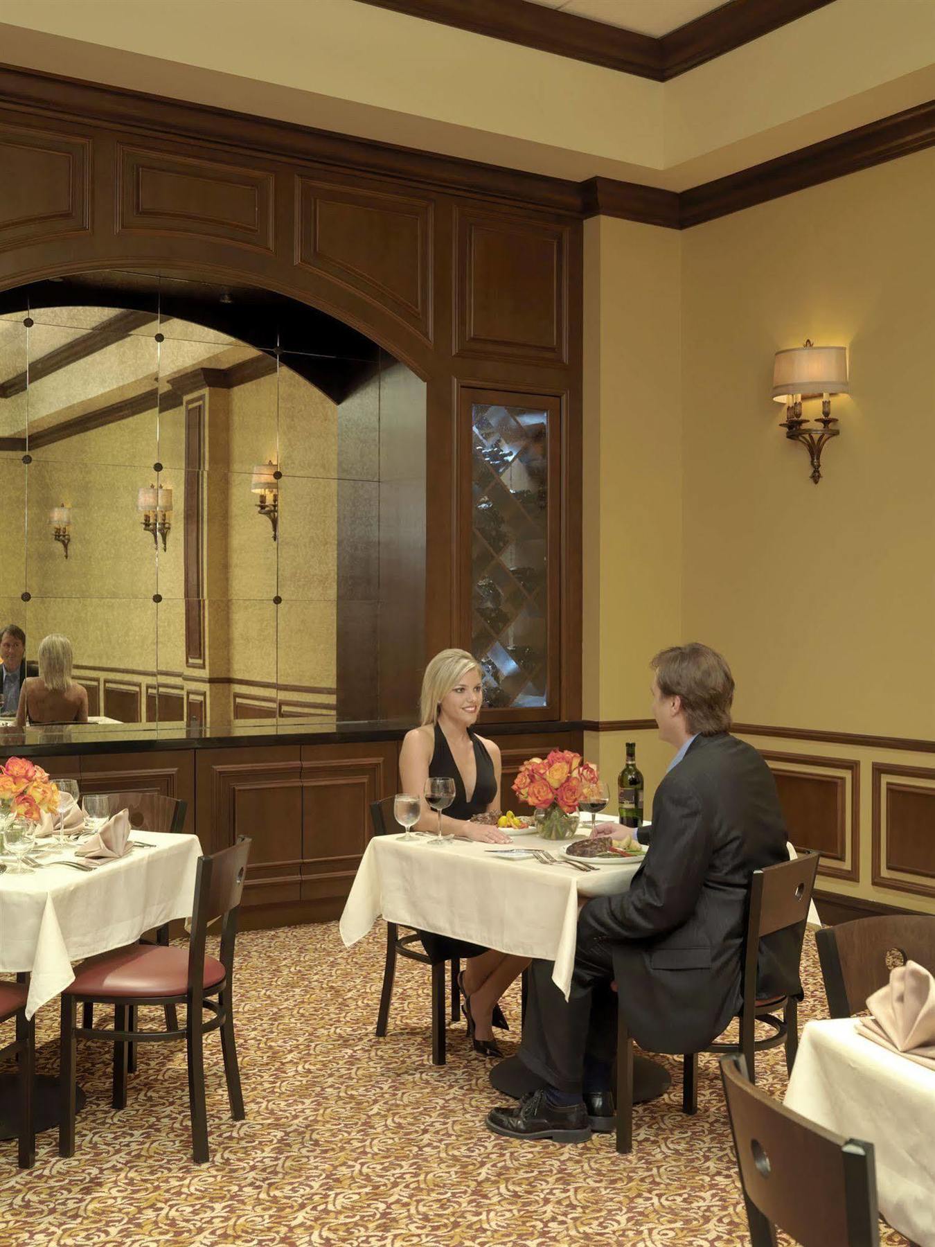 Casino Queen Hotel Saint Louis Bagian luar foto
